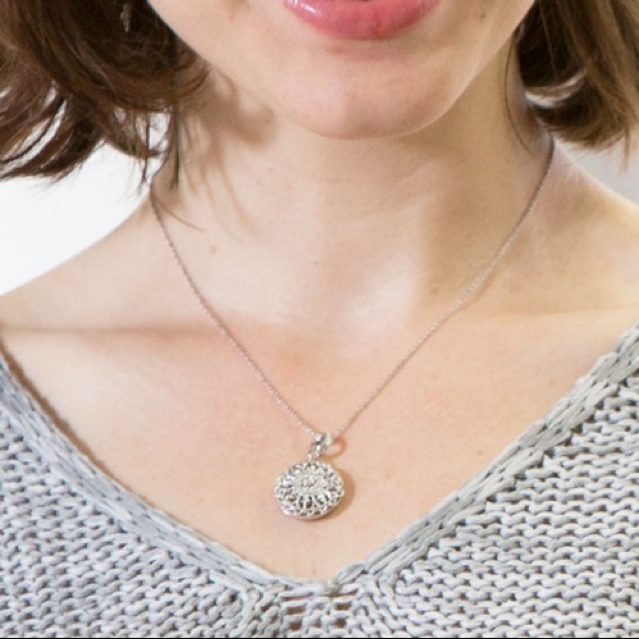 Sterling silver Beatrice locket - Picture 4 of 4